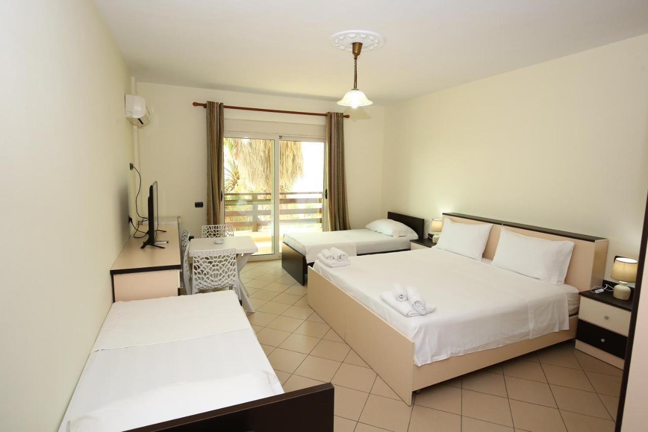 Hotel Venezia Golem  Bagian luar foto