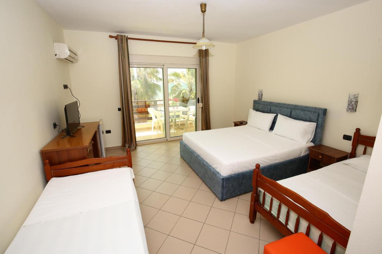 Hotel Venezia Golem  Bagian luar foto