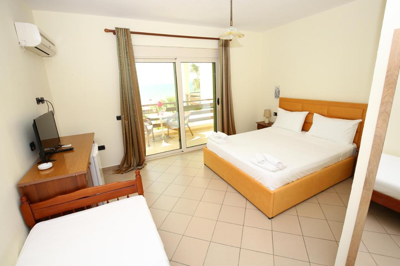 Hotel Venezia Golem  Bagian luar foto