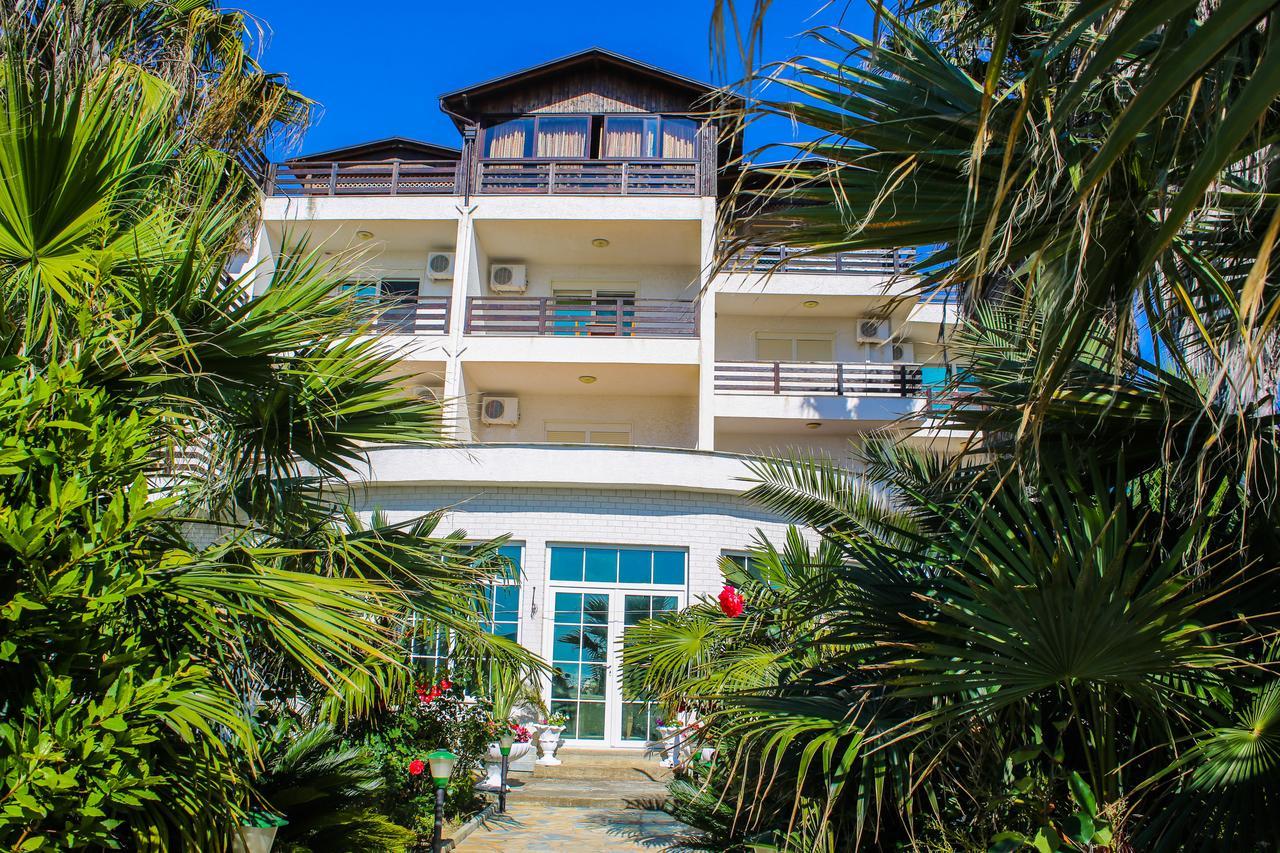 Hotel Venezia Golem  Bagian luar foto