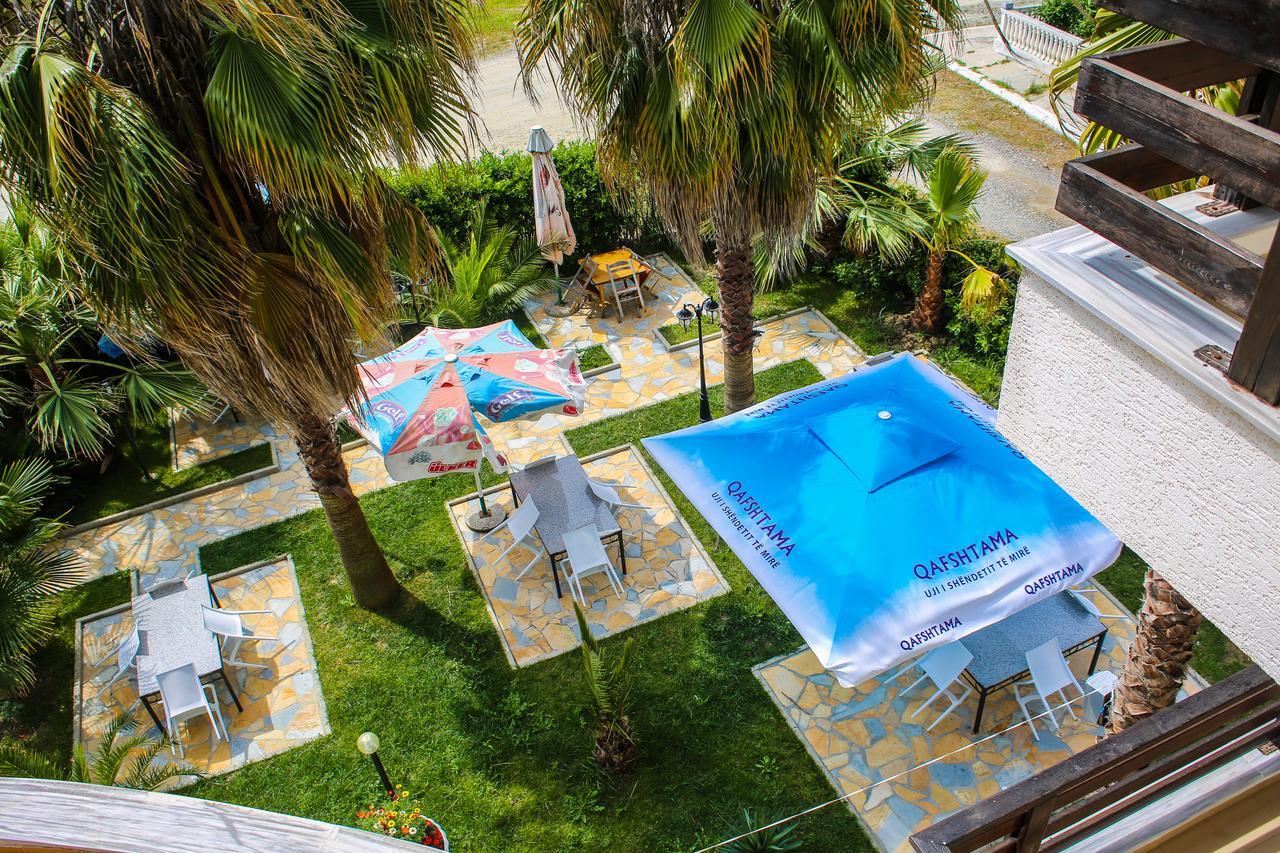 Hotel Venezia Golem  Bagian luar foto